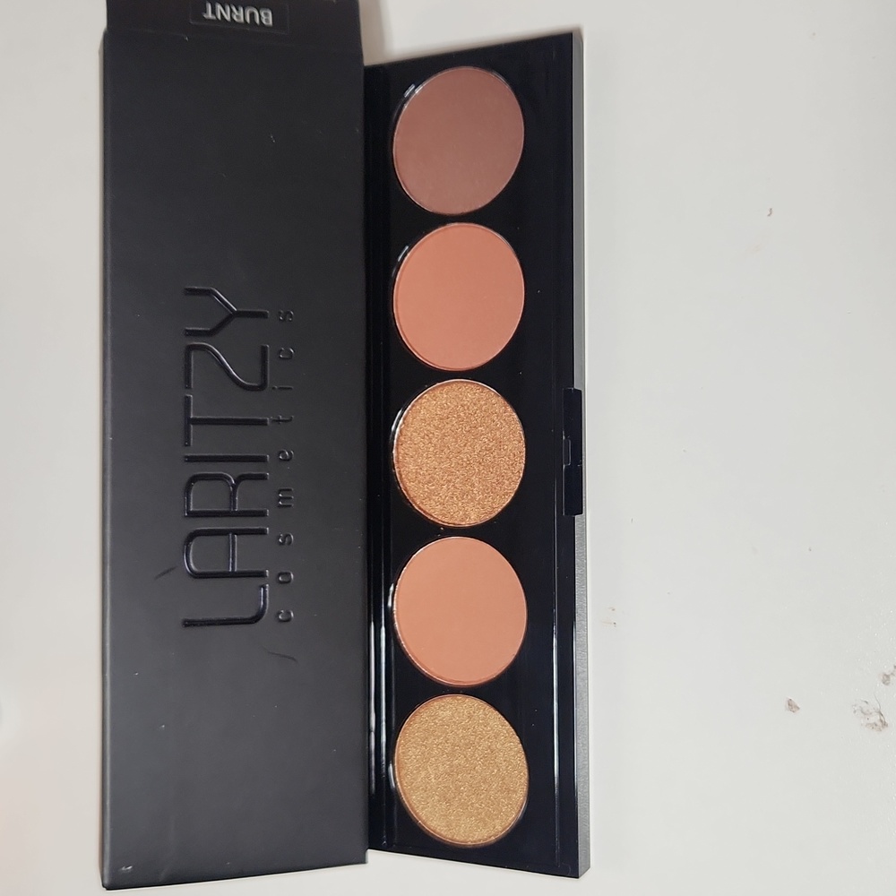 Laritzy Cosmetics 5 pan eyeshadow Artistry palette “Burnt”